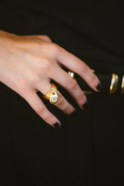 PENDULUM DIAMOND RING