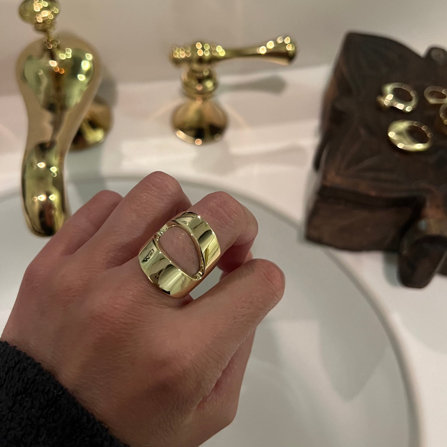 18k gold ring