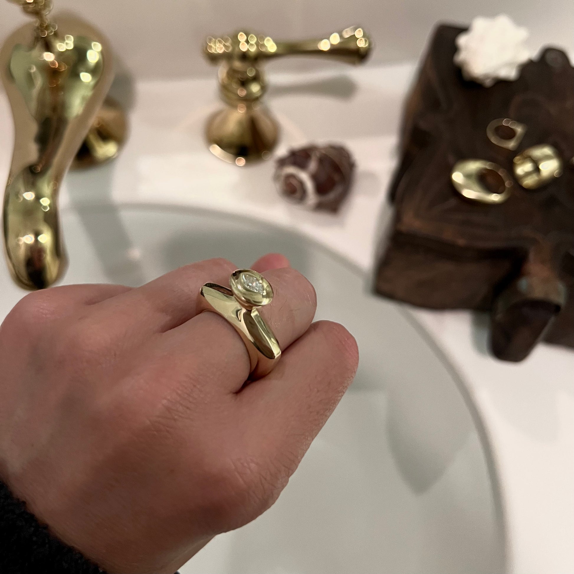 18k gold ring